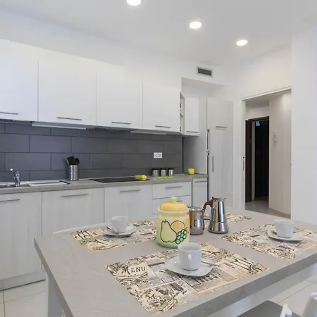 Casa Esedra 1, Parcheggio Privato * Alassio